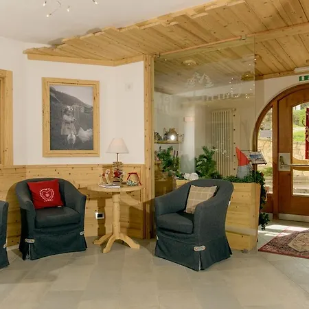 Hotel Garni Lastei Pozza di Fassa
