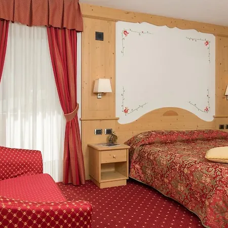 Hotel Garni Lastei 3*