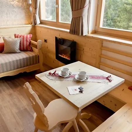 Hotel Garni Lastei Pozza di Fassa
