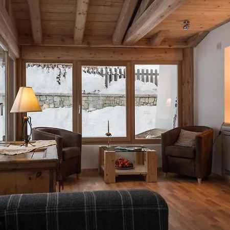 Hotel Garni Lastei Pozza di Fassa
