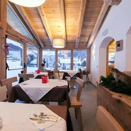 Hotel Garni Lastei Pozza di Fassa